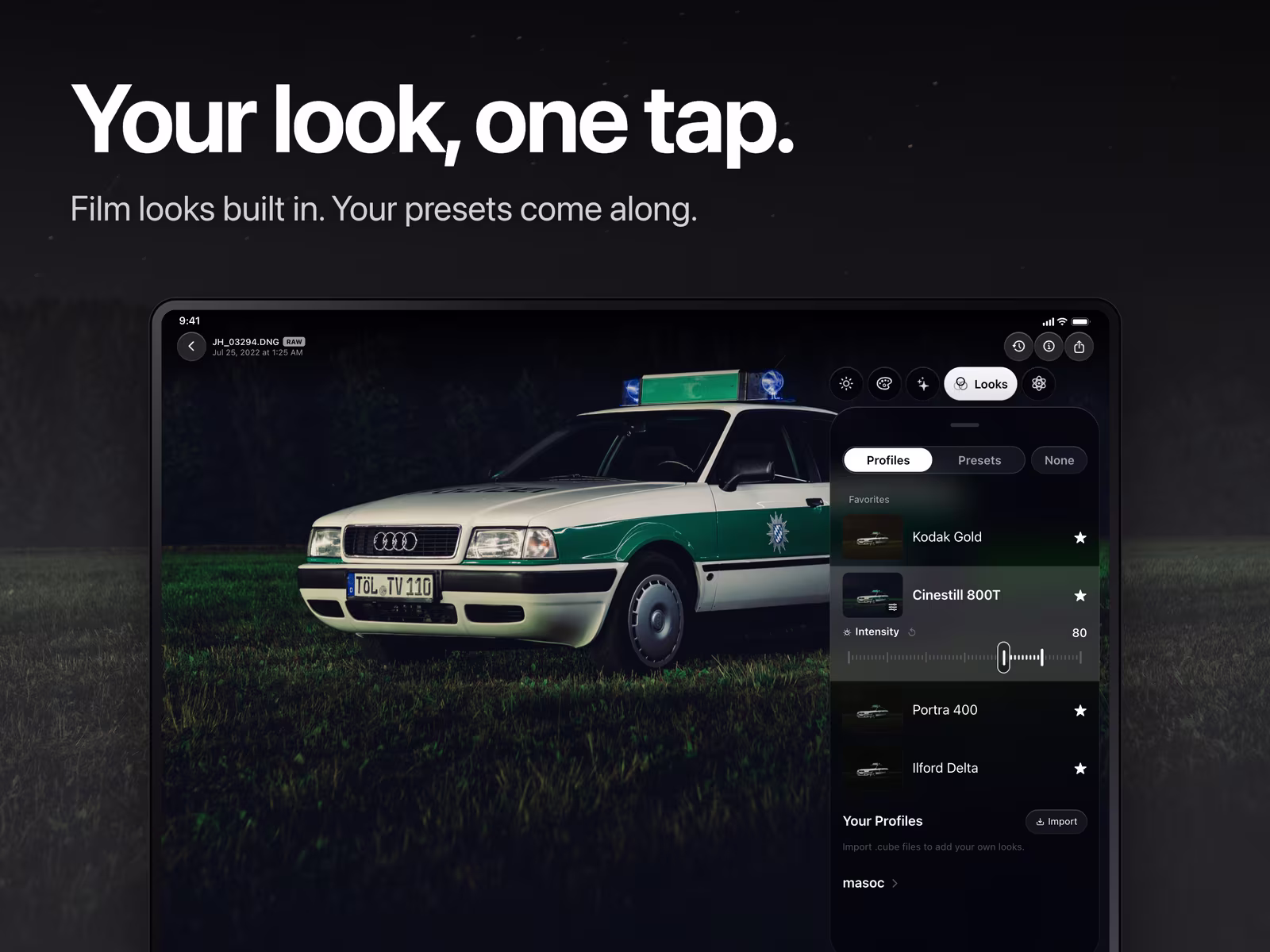 The look list on iPad beside the photo of the Audi